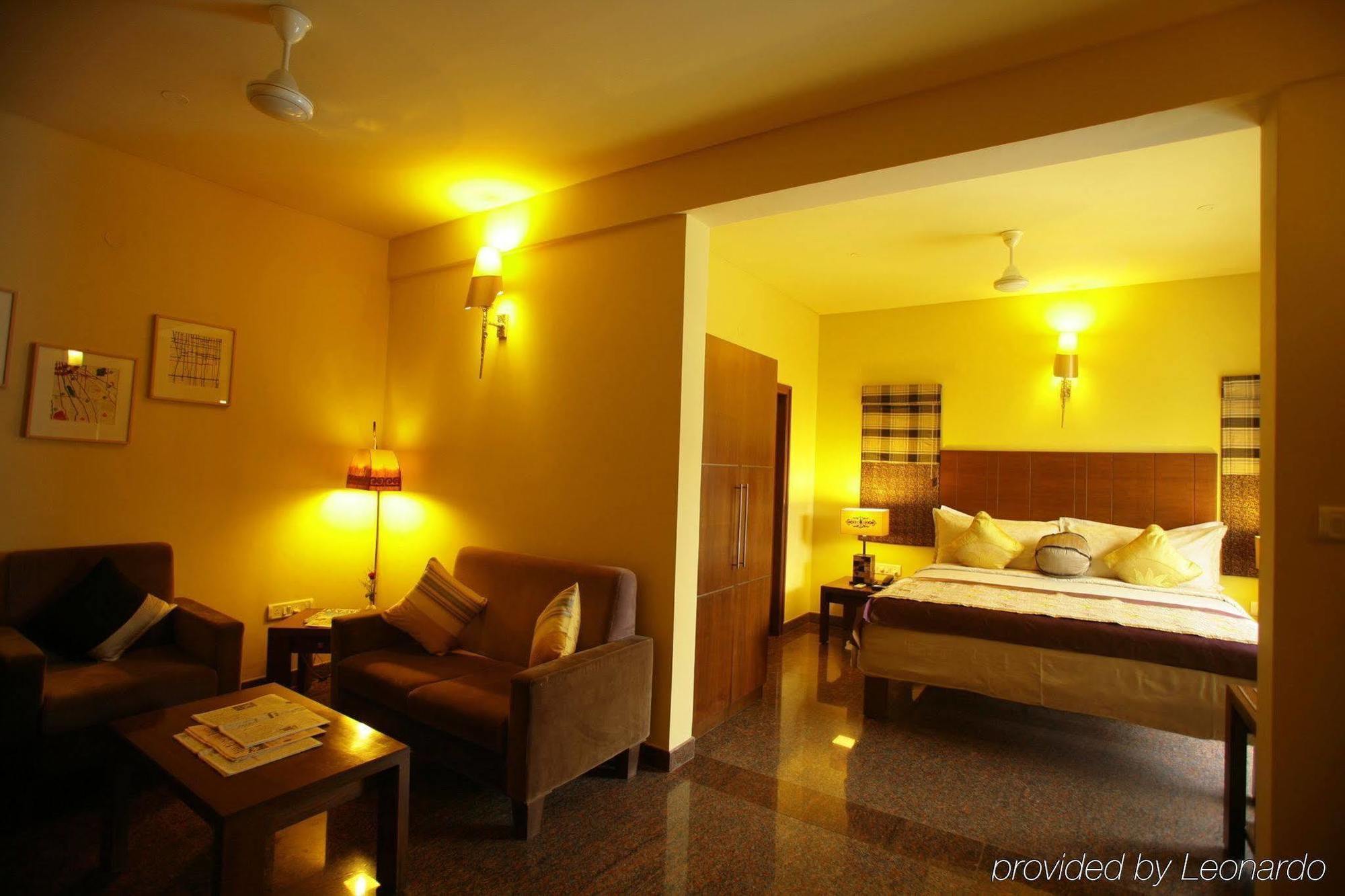 Justa Indiranagar Aparthotel Bangalore Phòng bức ảnh